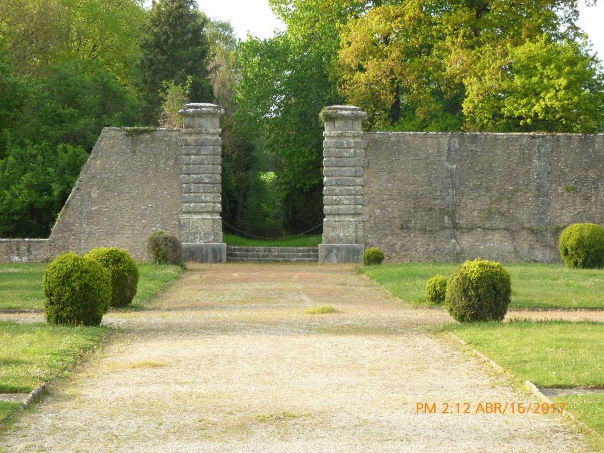 Chateau De Montrame Soisy-Bouy Exterior photo