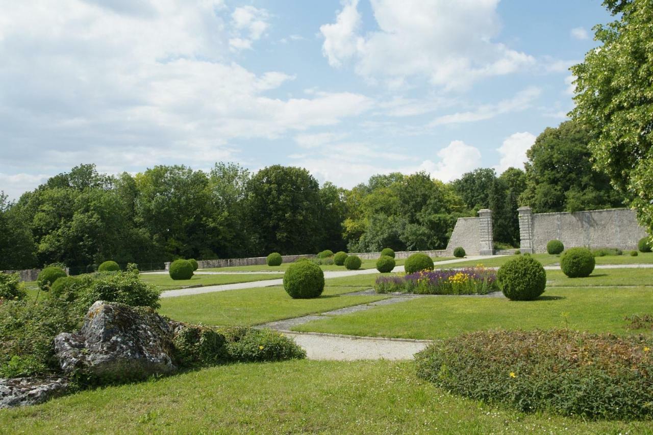 Chateau De Montrame Soisy-Bouy Exterior photo